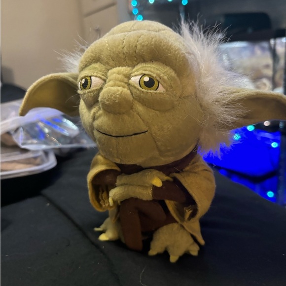 Star Wars Big Headed Yoda 7" Plush Toy - Picture 2 of 8